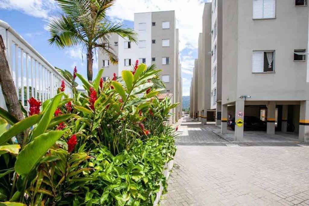 Apto Em Ubatuba Divisa Com A Praia De Itagua E Facil Acesso As Praias Fica Ao Lado Do Atacado Tenda Da Rodovia Rio Santos エクステリア 写真